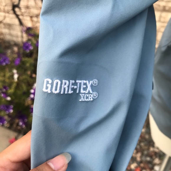 Women's North Face Summit Series Gore-Tex Jacket - Picture 9 of 16